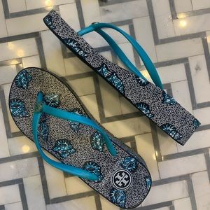 Tory burch flip flops size 6.5 good condition